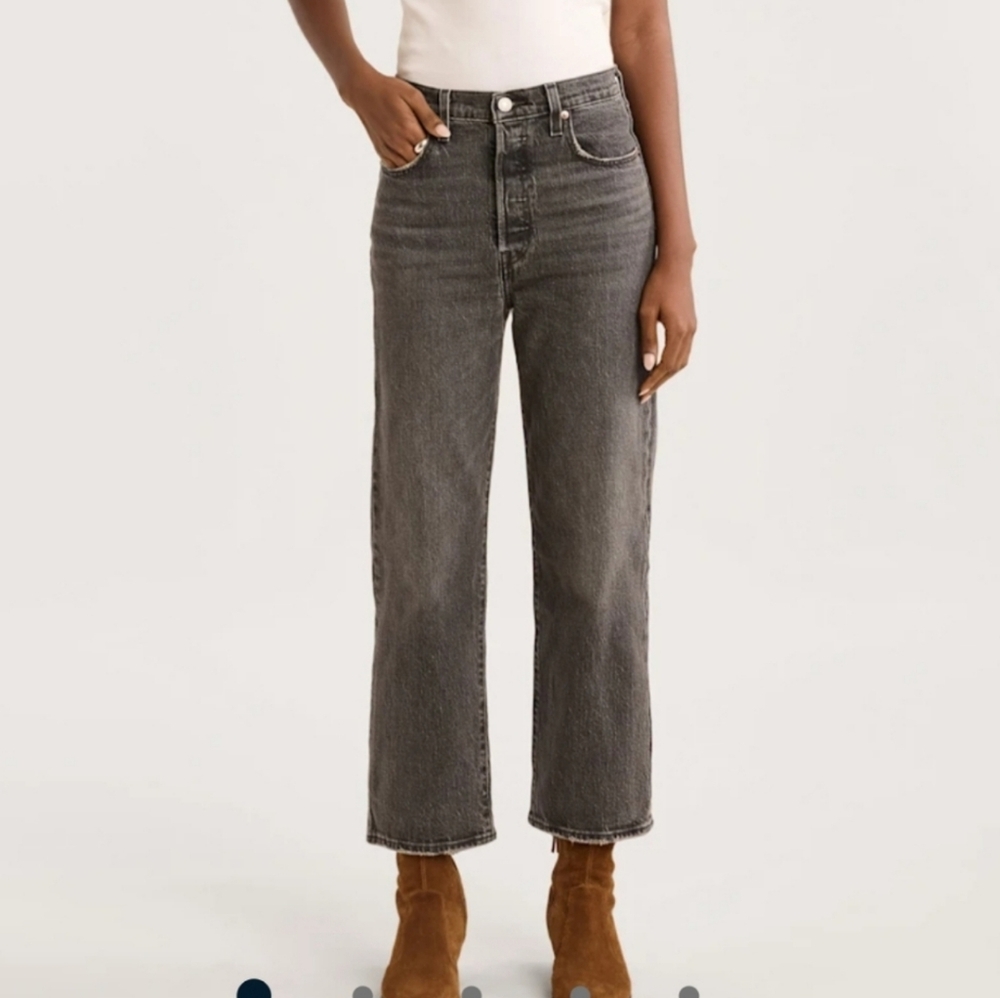 Levi's Jeans Women's Size 26 Ribcage Straight Leg High Rise Button Fly